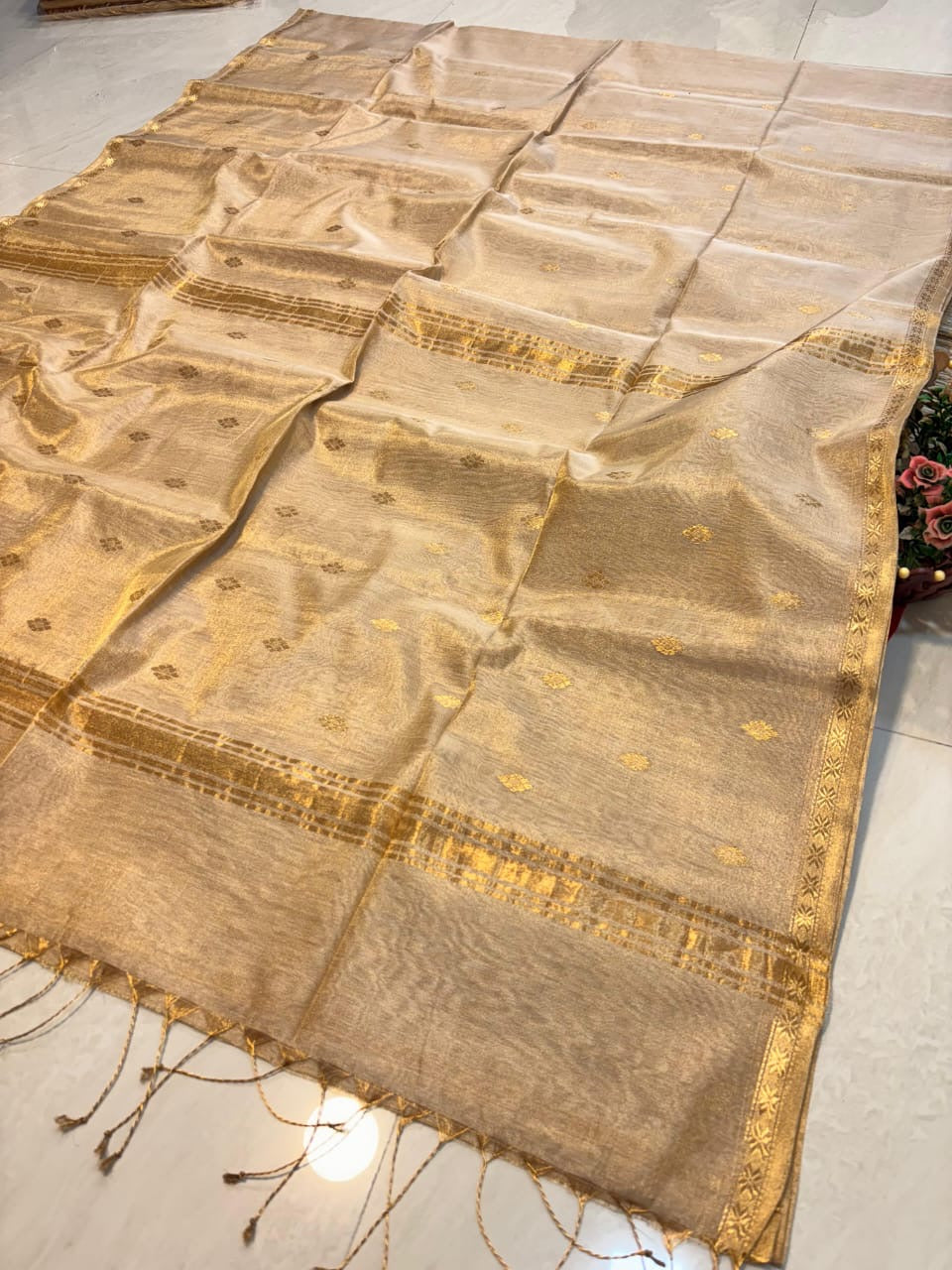 Diamond Butta Tissue Maheshwari Saree – Radiant. Refined. Regal.