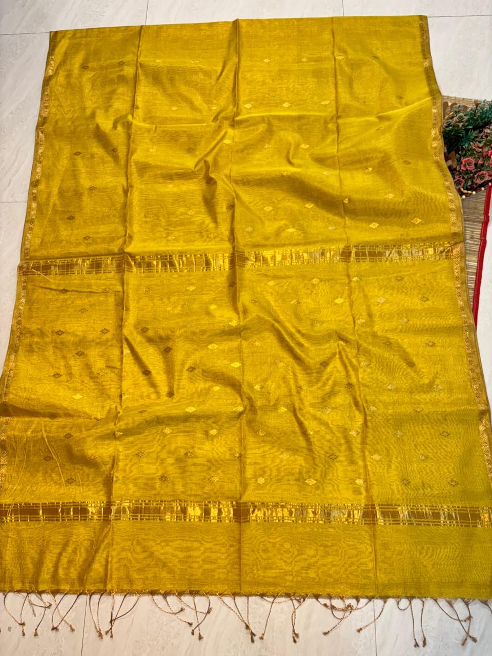 Diamond Butta Tissue Maheshwari Saree – Radiant. Refined. Regal.
