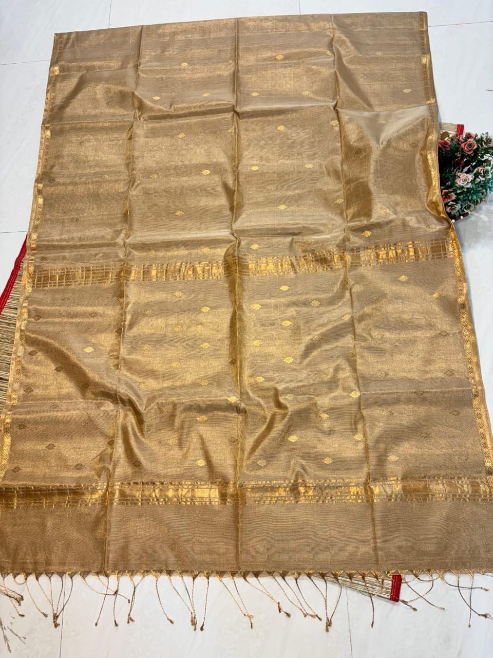 Diamond Butta Tissue Maheshwari Saree – Radiant. Refined. Regal.