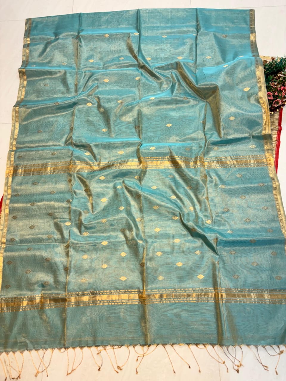 Diamond Butta Tissue Maheshwari Saree – Radiant. Refined. Regal.