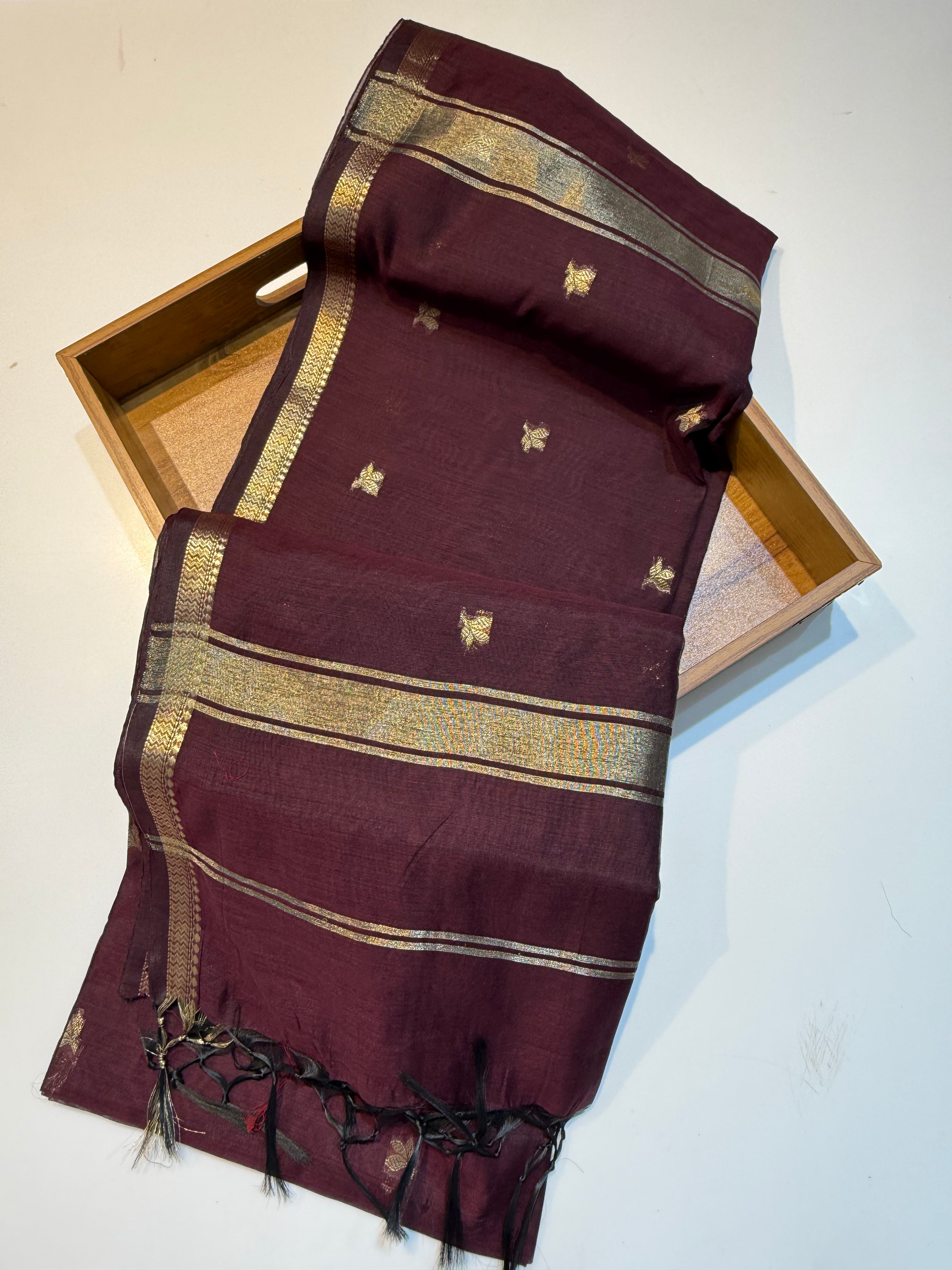 Vrinda Cotton Small flower Butta Saree – Minimal Elegance, Everyday Comfort