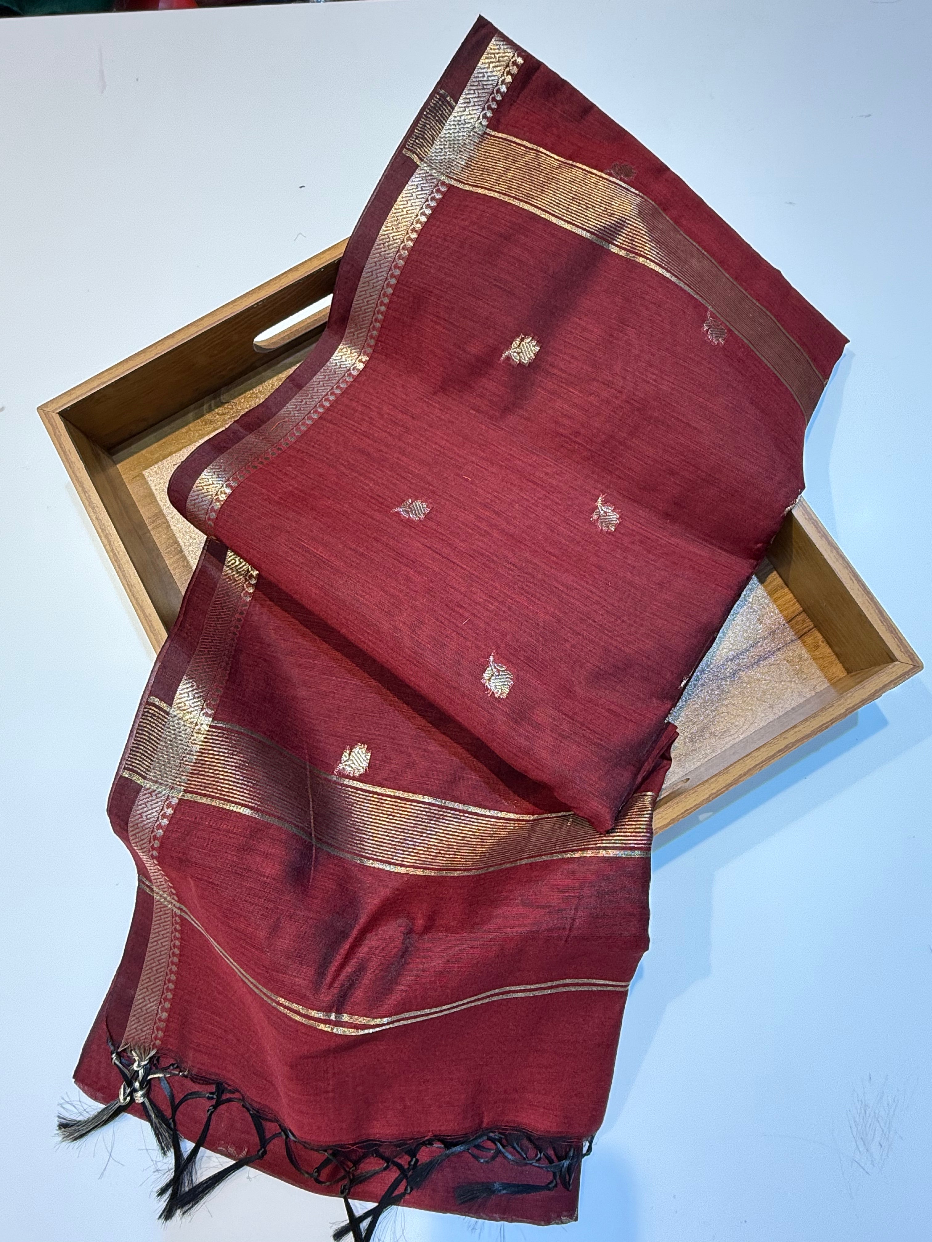 Vrinda Cotton Small flower Butta Saree – Minimal Elegance, Everyday Comfort