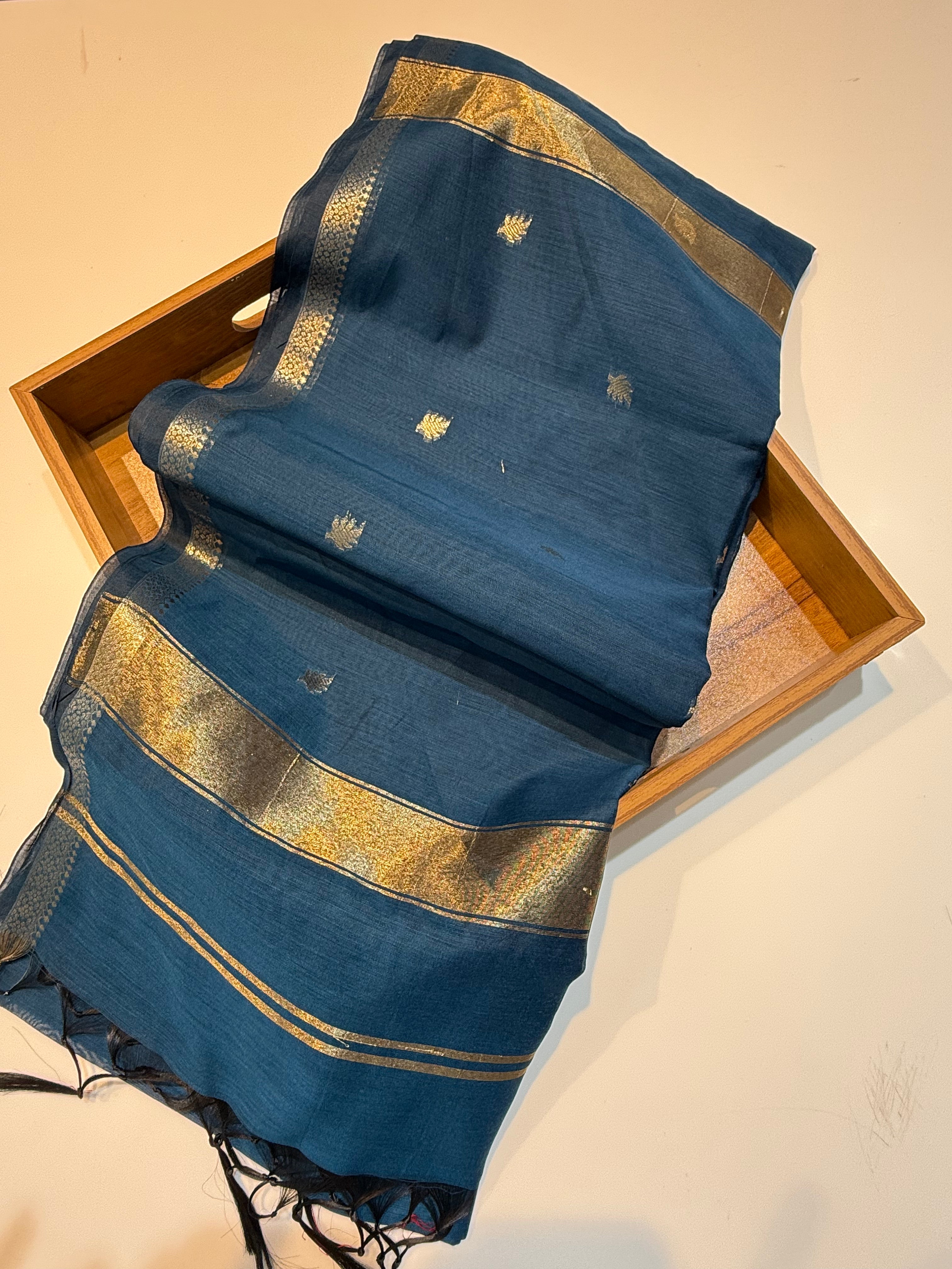 Vrinda Cotton Small flower Butta Saree – Minimal Elegance, Everyday Comfort