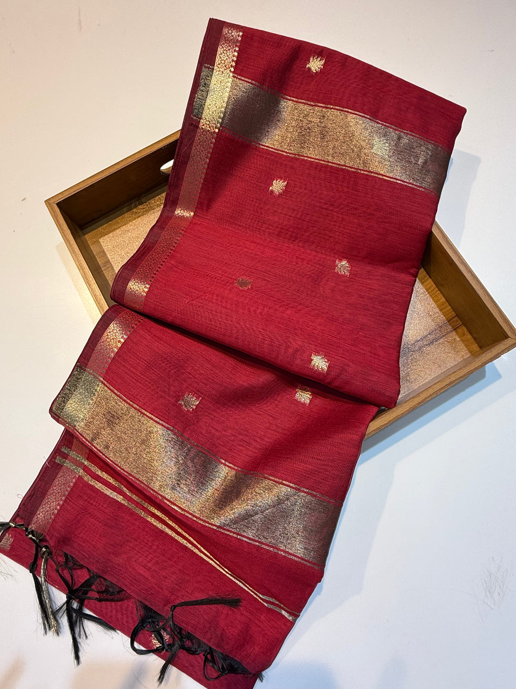 Vrinda Cotton Small flower Butta Saree – Minimal Elegance, Everyday Comfort