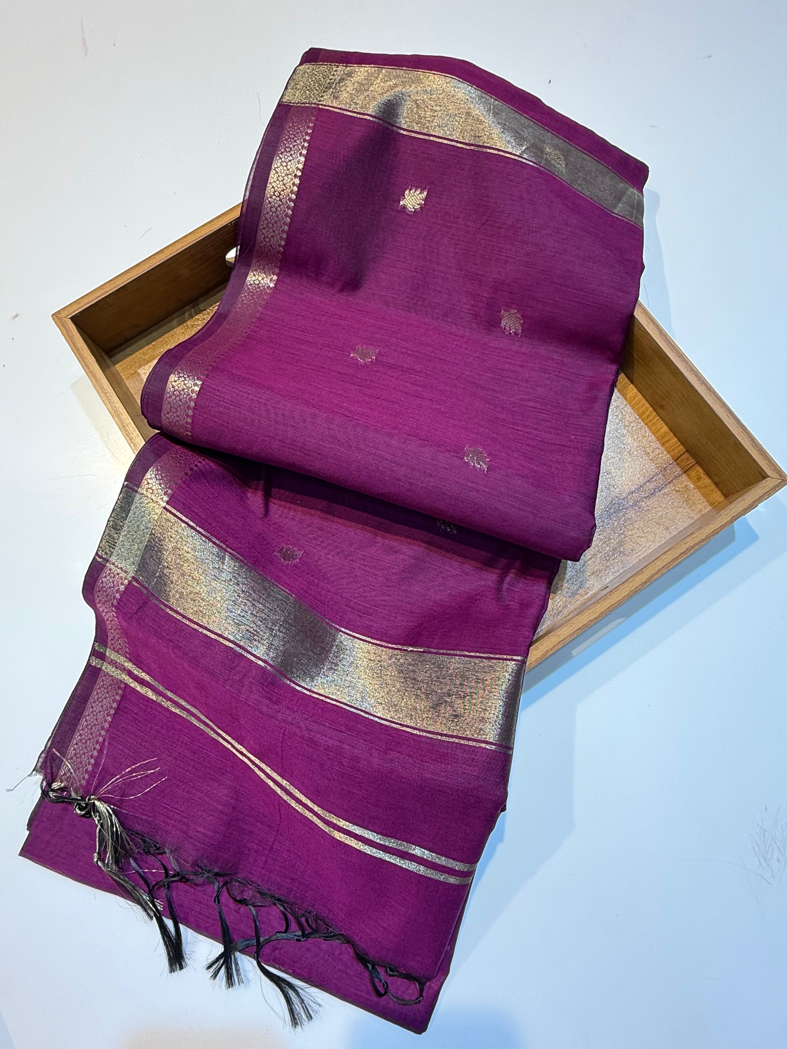 Vrinda Cotton Small flower Butta Saree – Minimal Elegance, Everyday Comfort