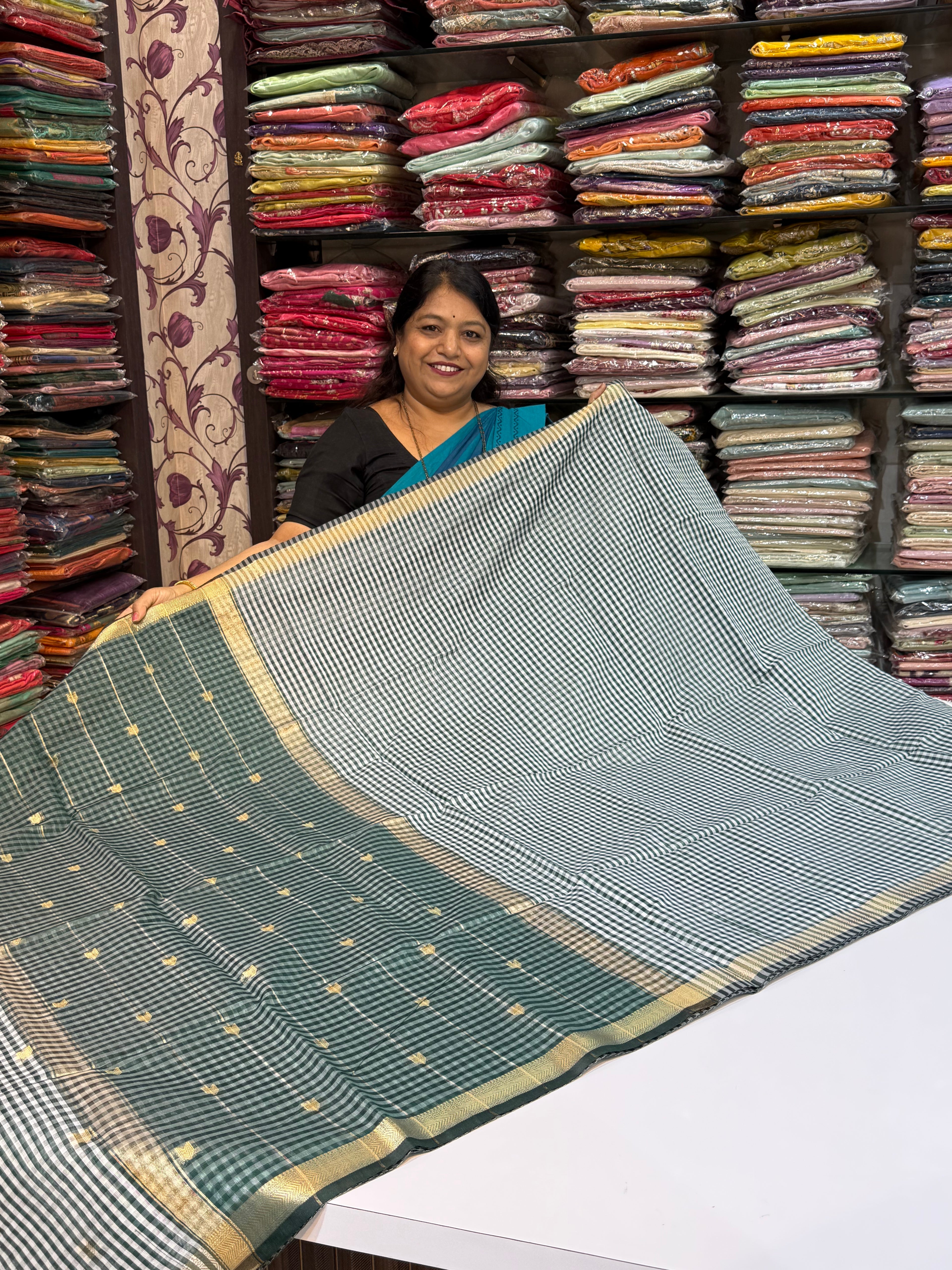 Vrinda Cotton Checks Saree – Classic Comfort, Everyday Elegance