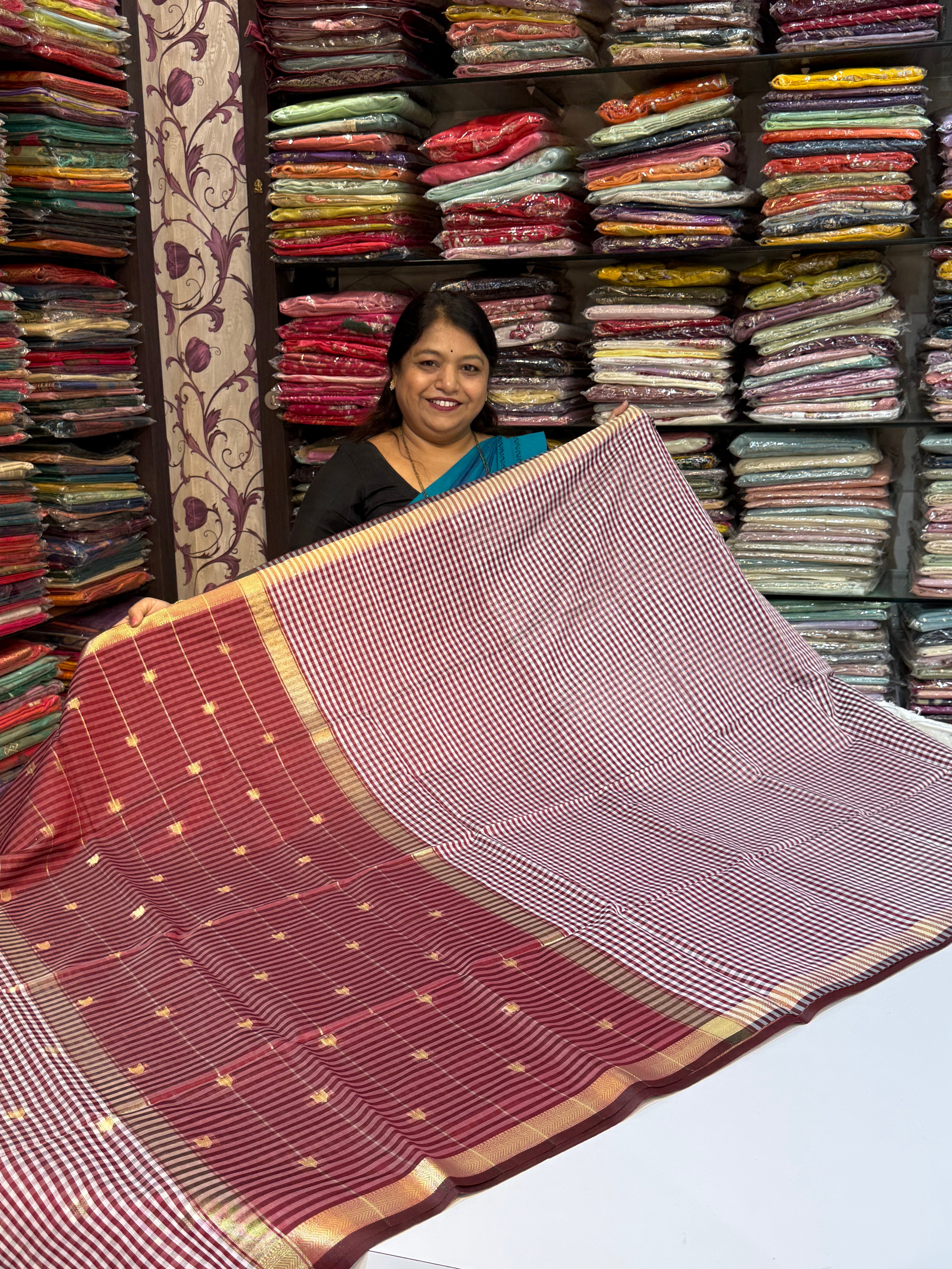 Vrinda Cotton Checks Saree – Classic Comfort, Everyday Elegance
