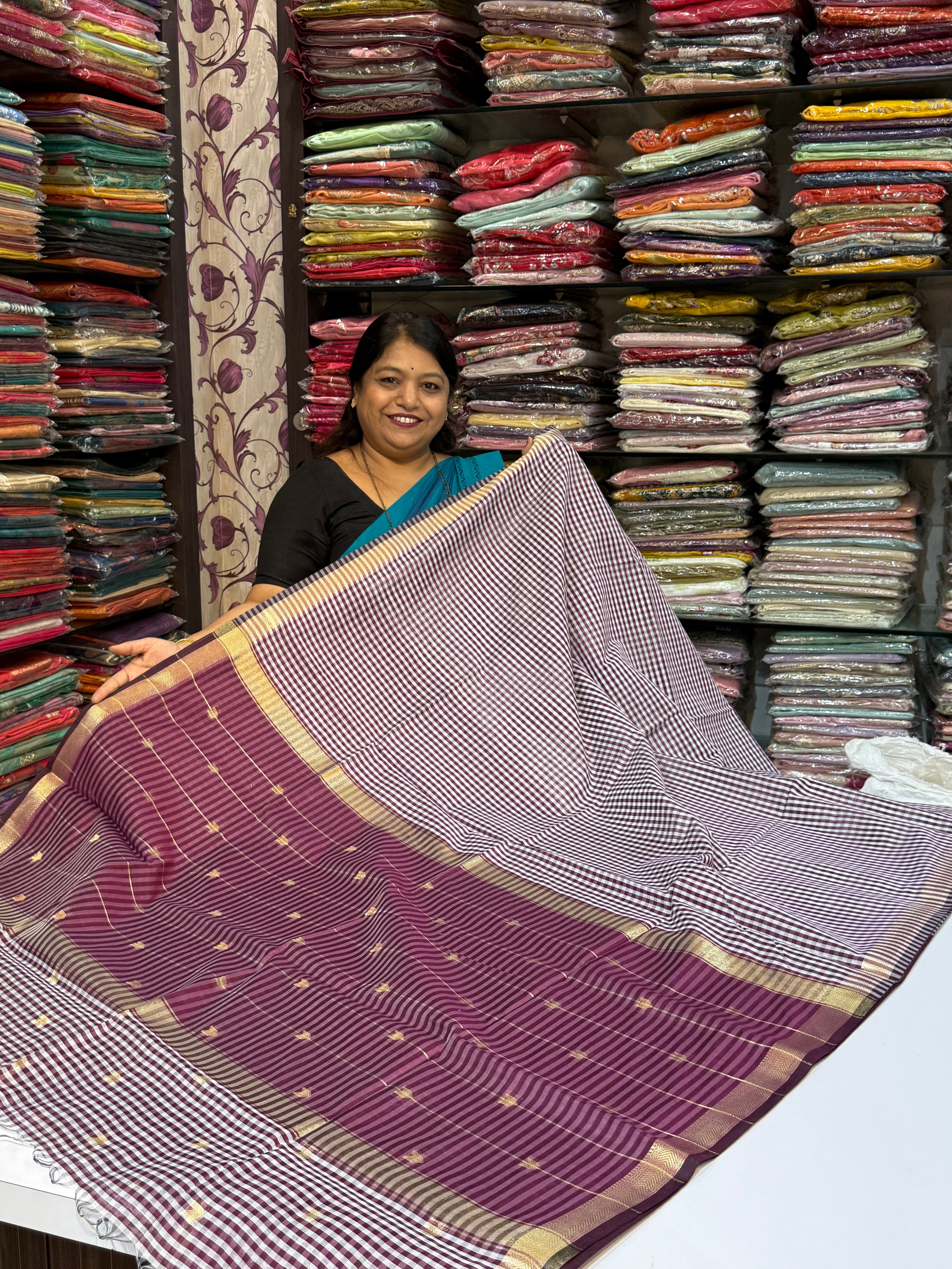 Vrinda Cotton Checks Saree – Classic Comfort, Everyday Elegance