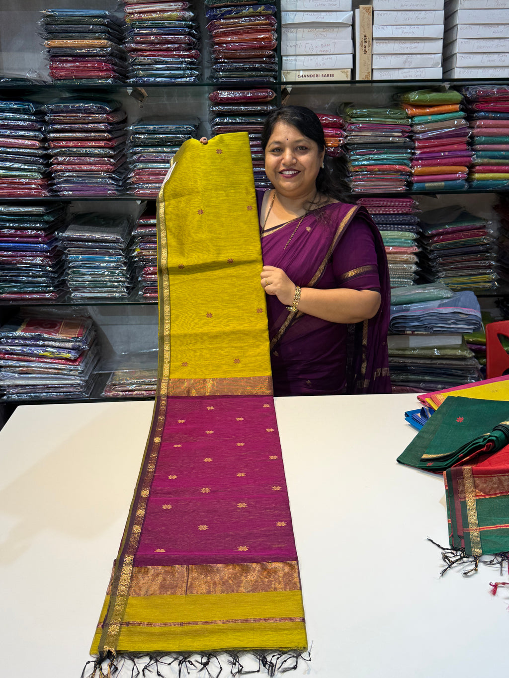 Contrast Flower Butta Maheshwari Handloom