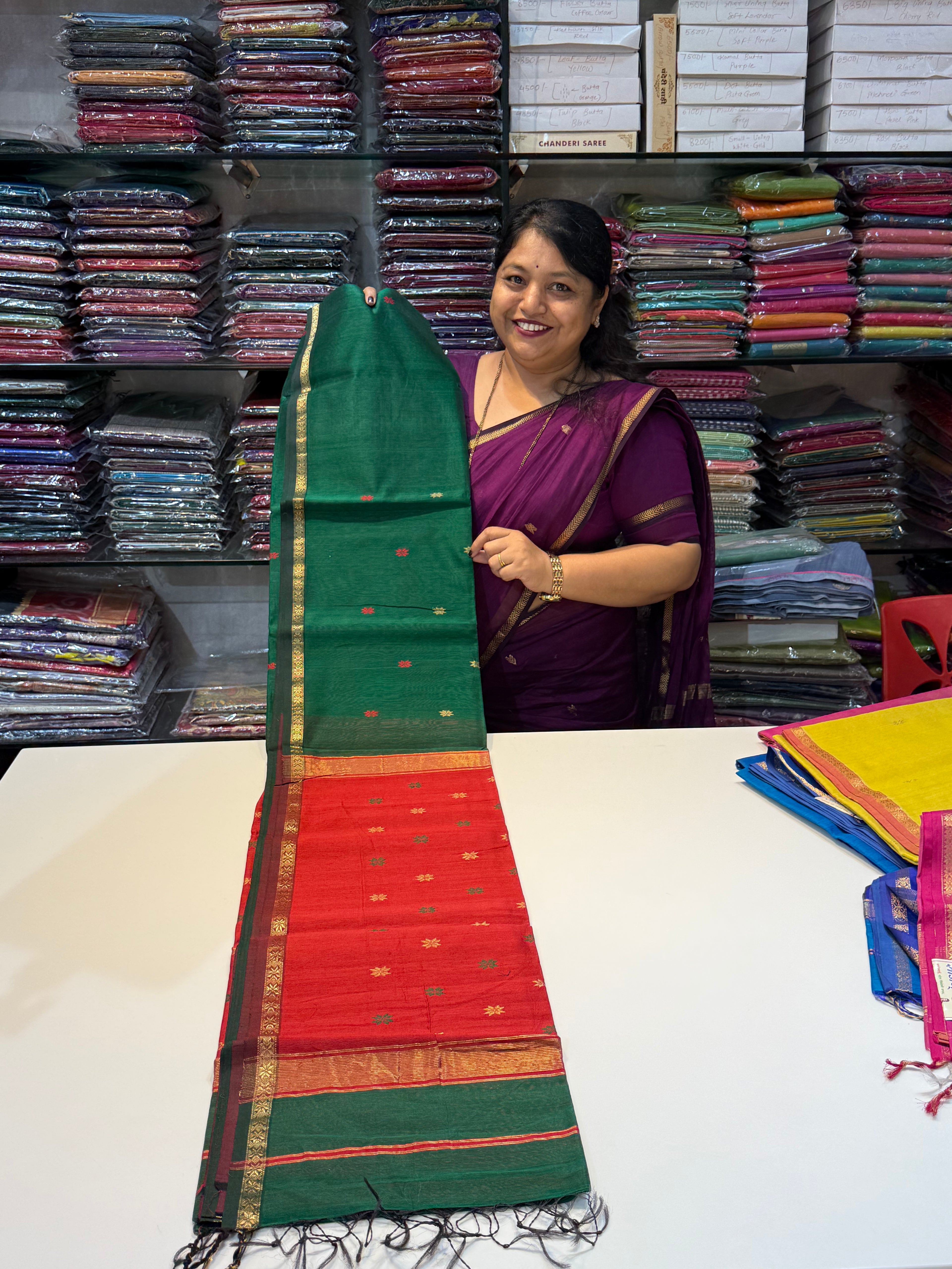 Contrast Flower Butta Maheshwari Handloom