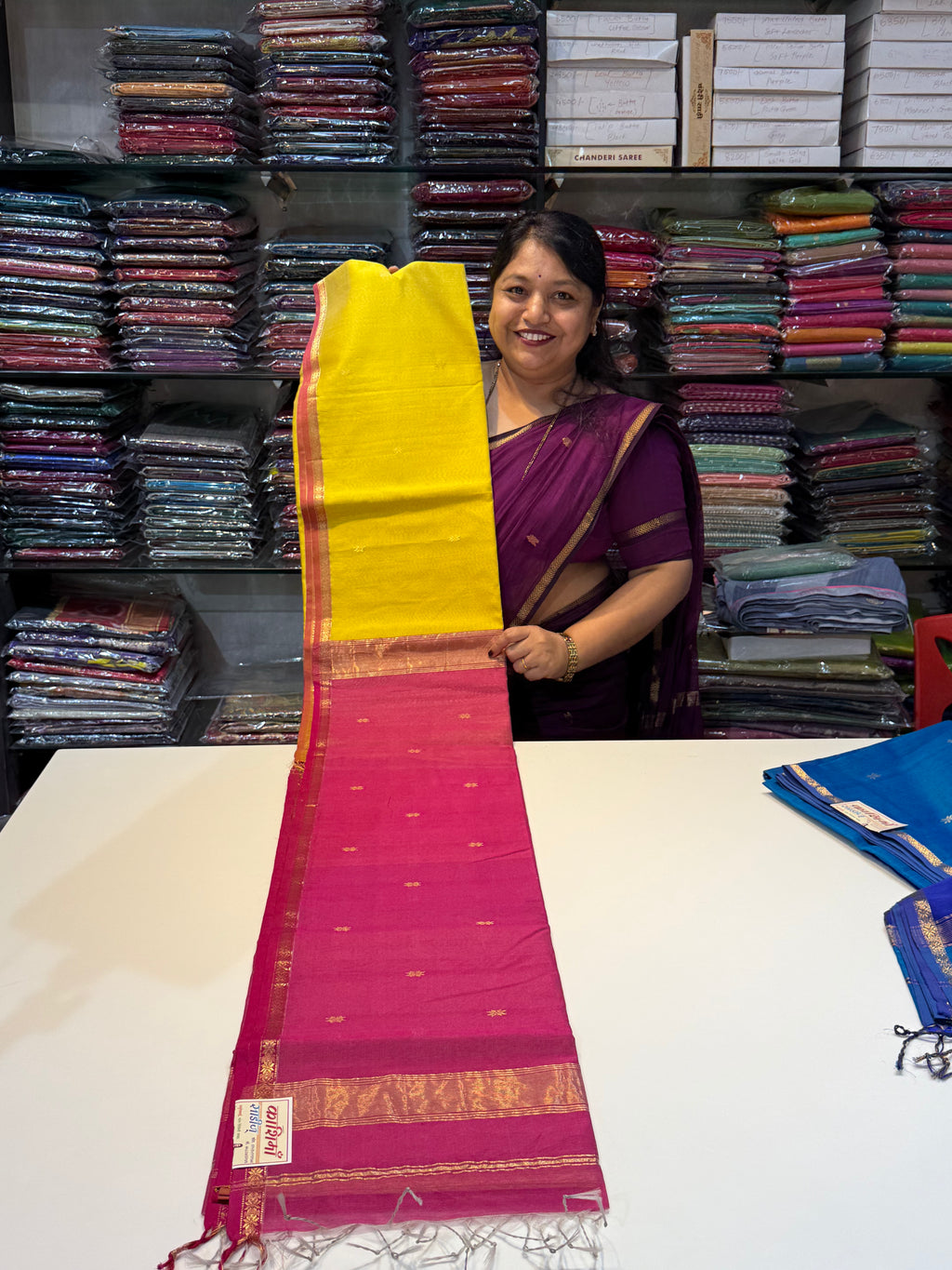 Contrast Flower Butta Maheshwari Handloom