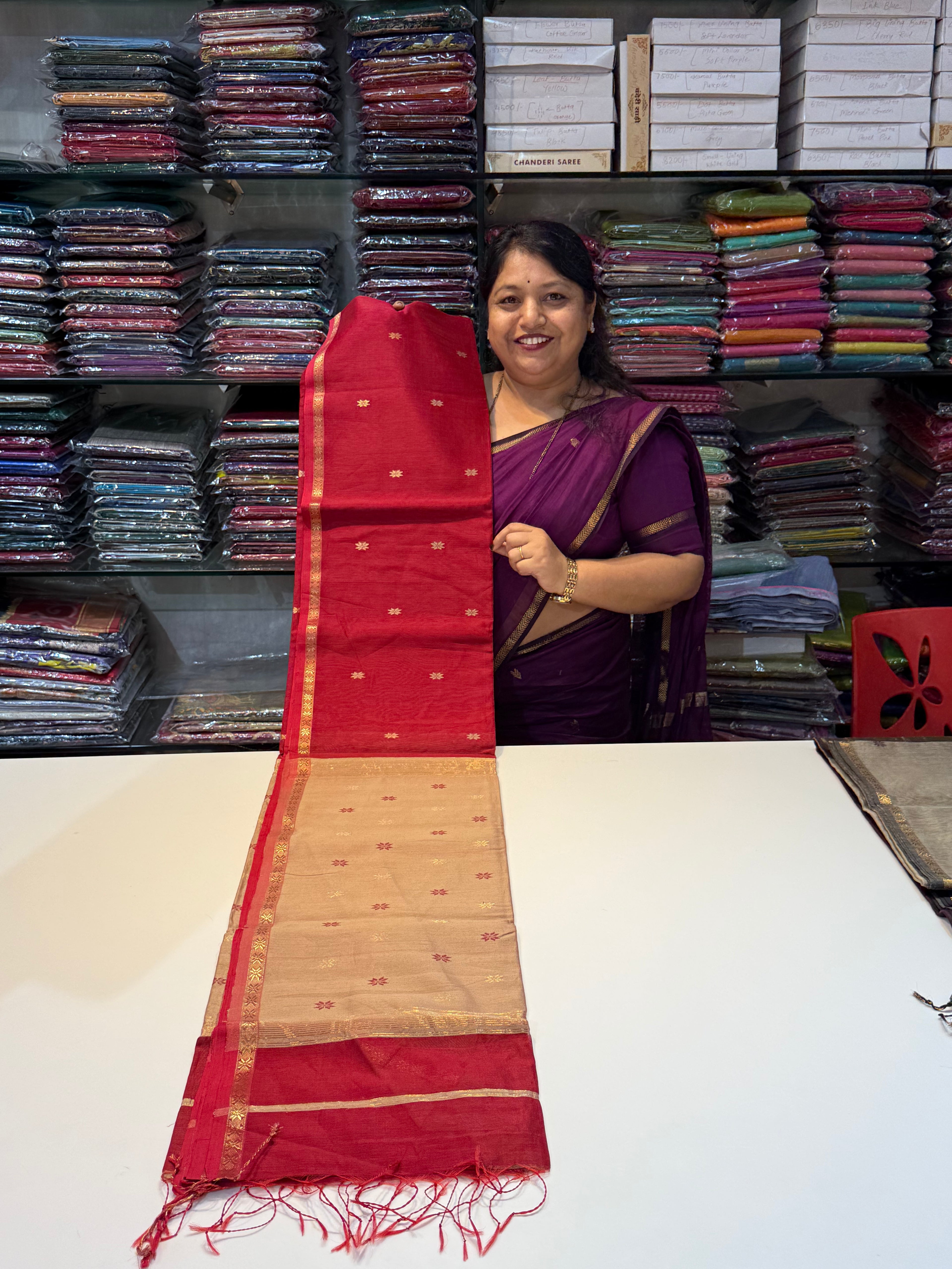 Contrast Flower Butta Maheshwari Handloom