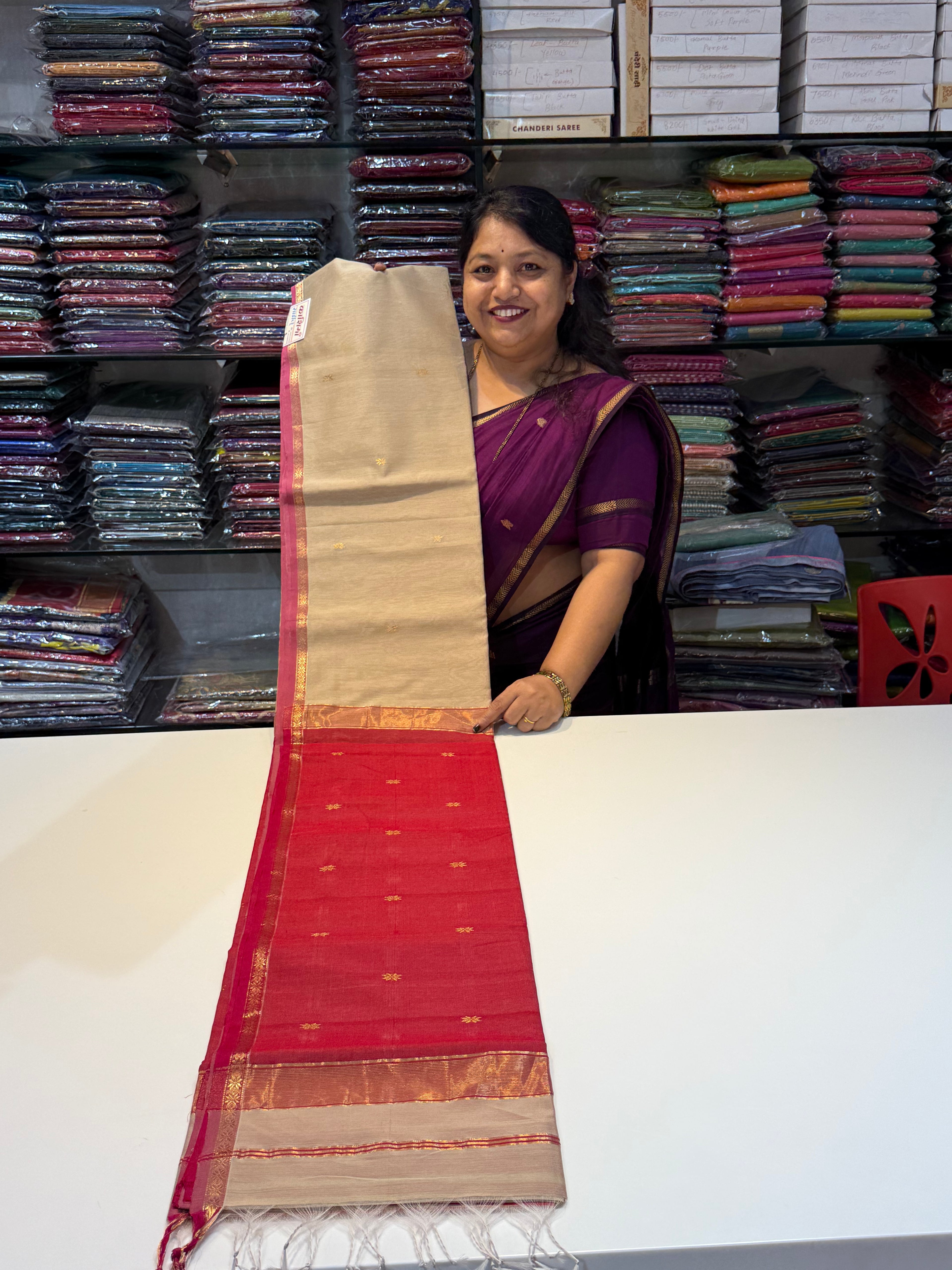 Contrast Flower Butta Maheshwari Handloom