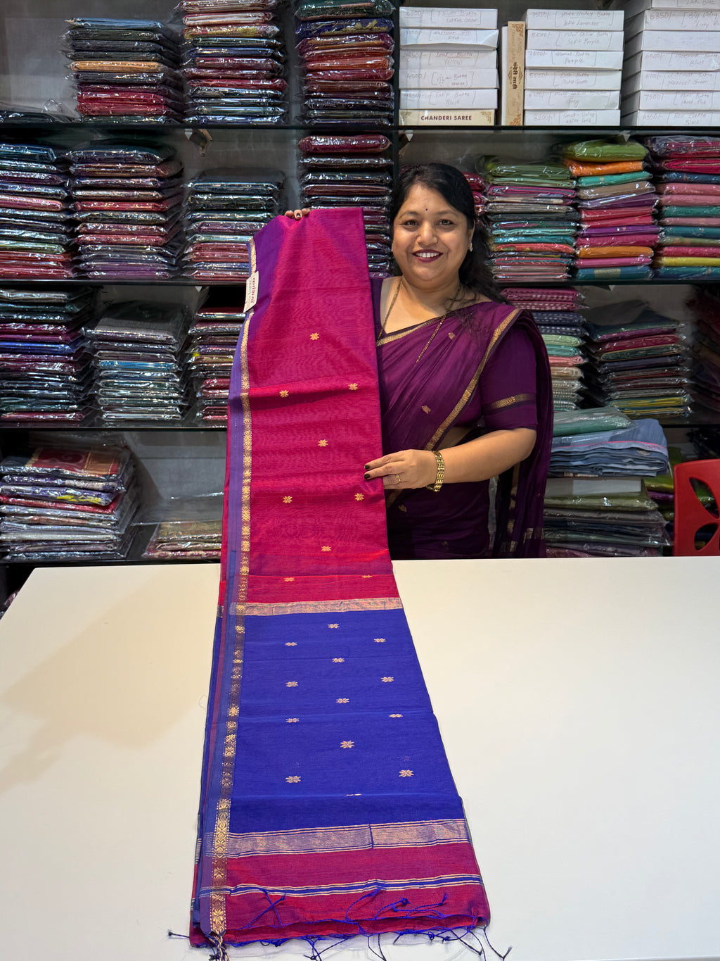 Contrast Flower Butta Maheshwari Handloom