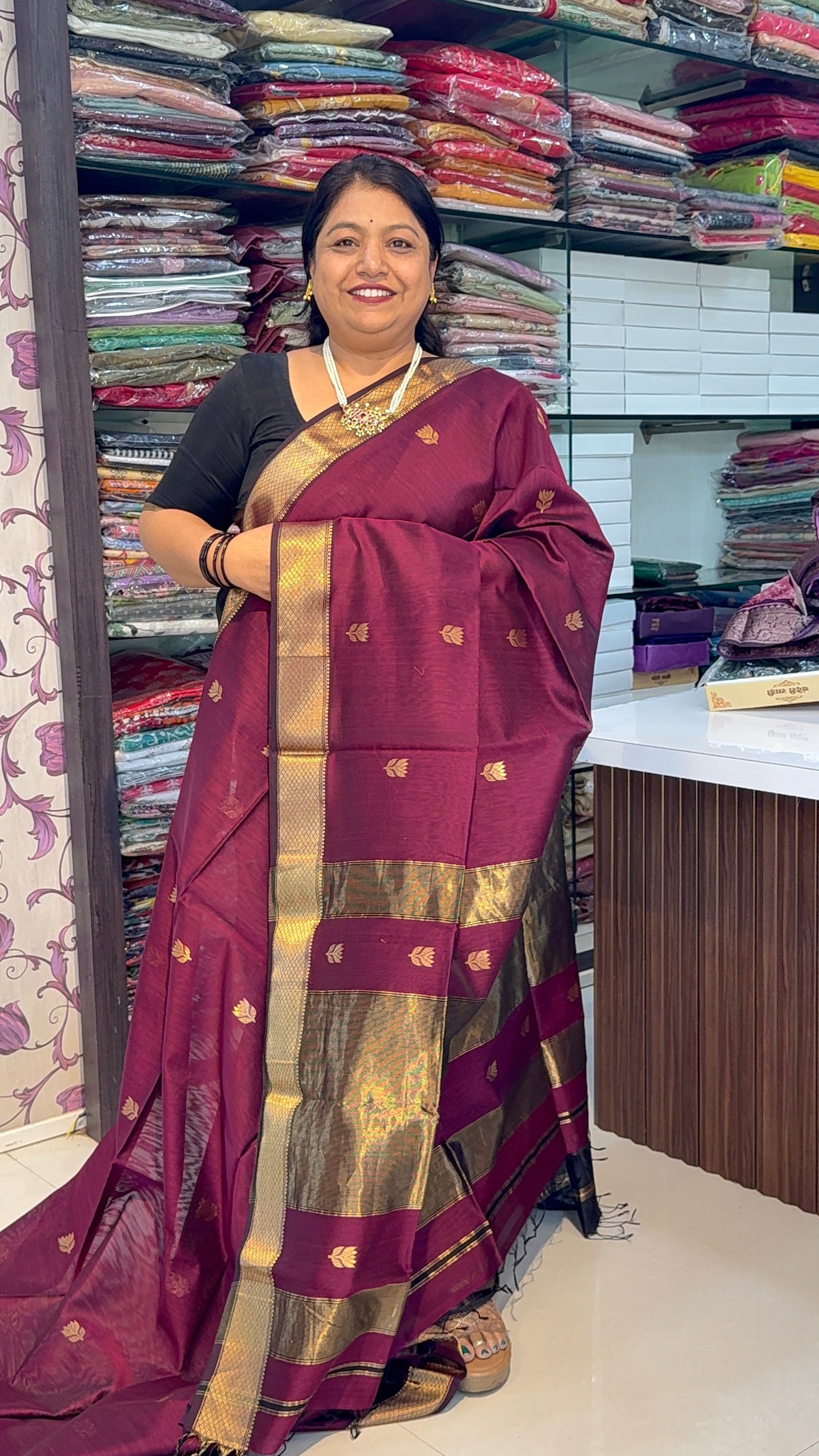 Kamla Butta Maheshwari Saree – Timeless Elegance in Every Weave