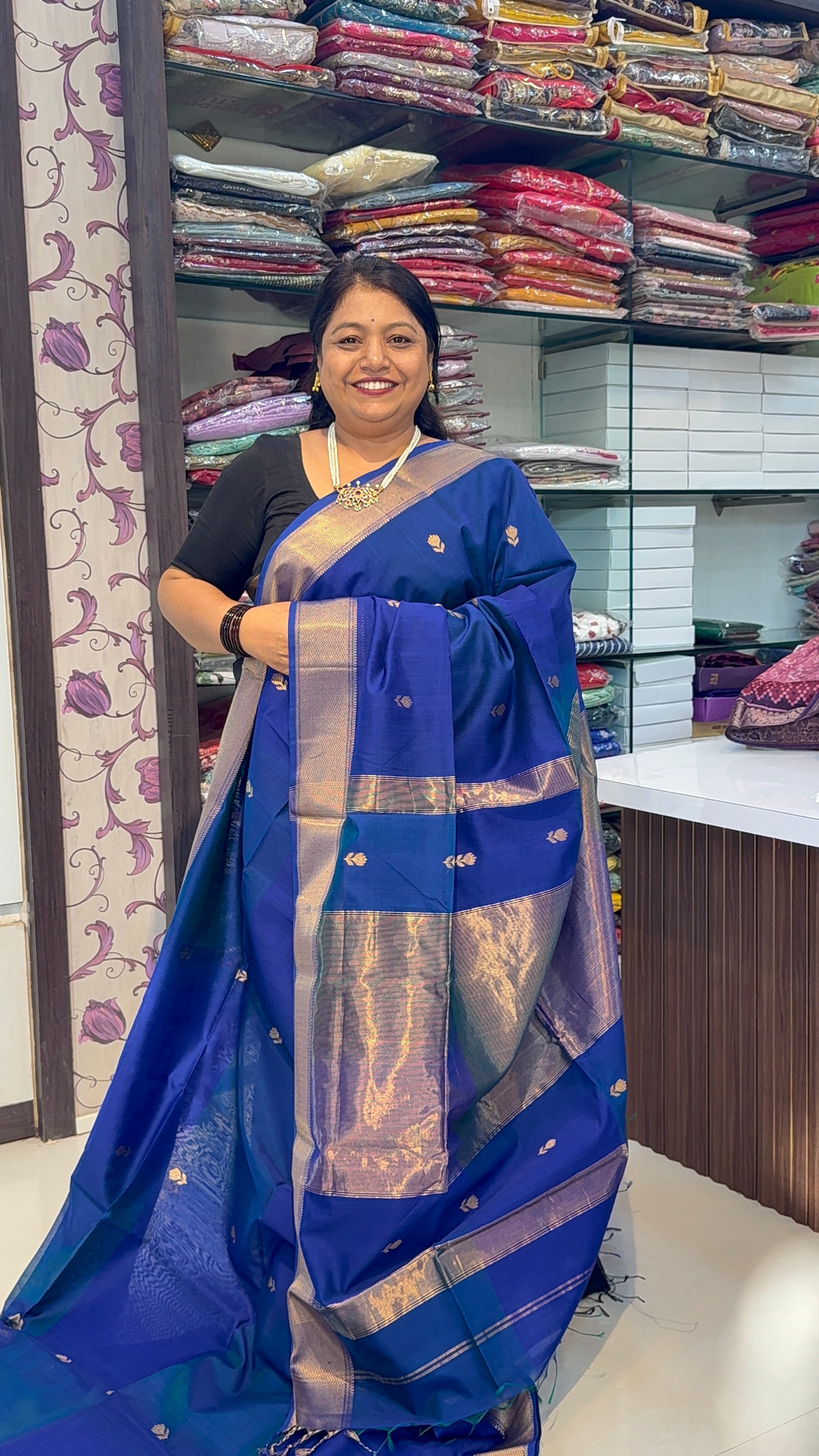 Kamla Butta Maheshwari Saree – Timeless Elegance in Every Weave