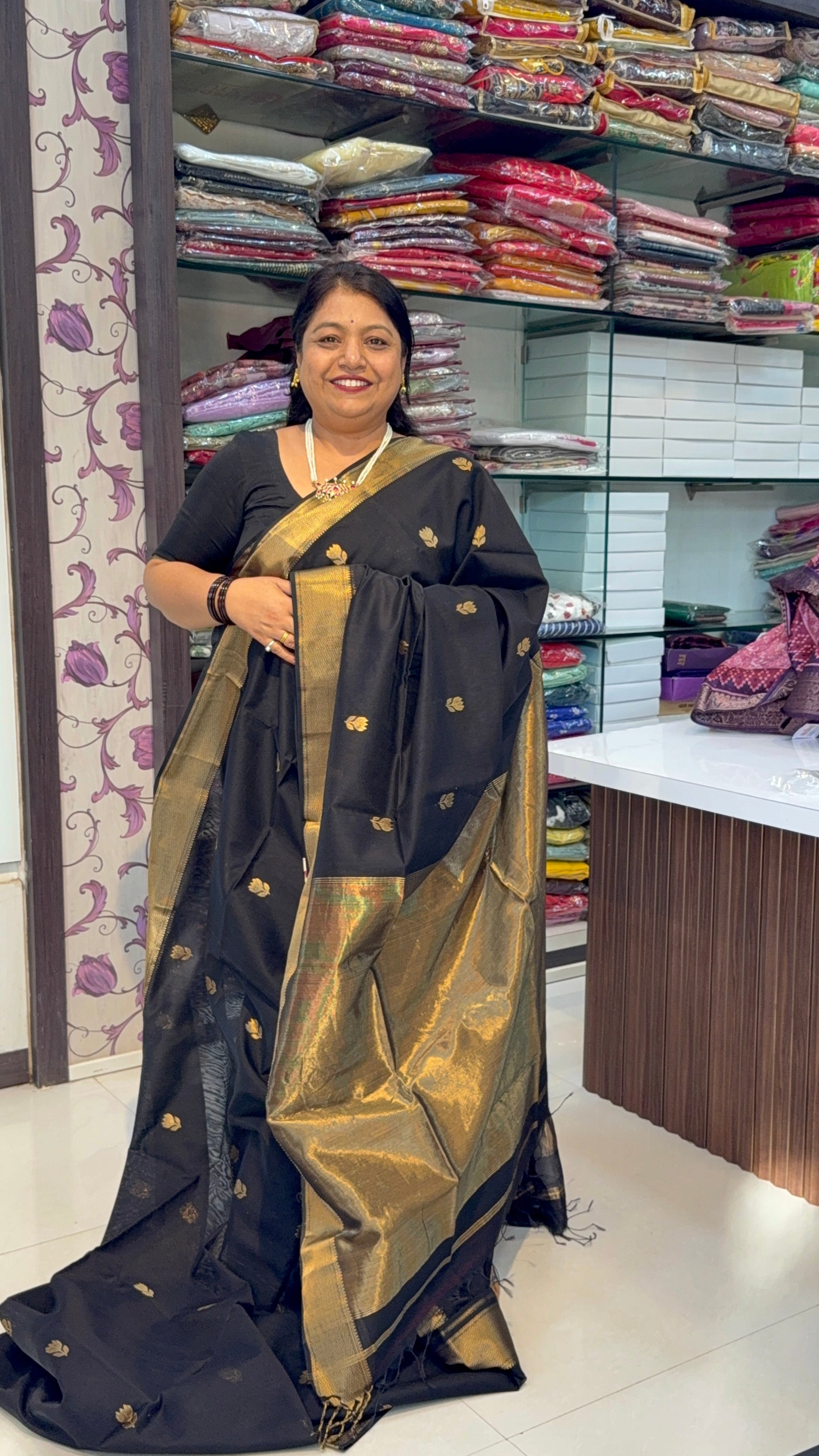 Kamla Butta Maheshwari Saree – Timeless Elegance in Every Weave