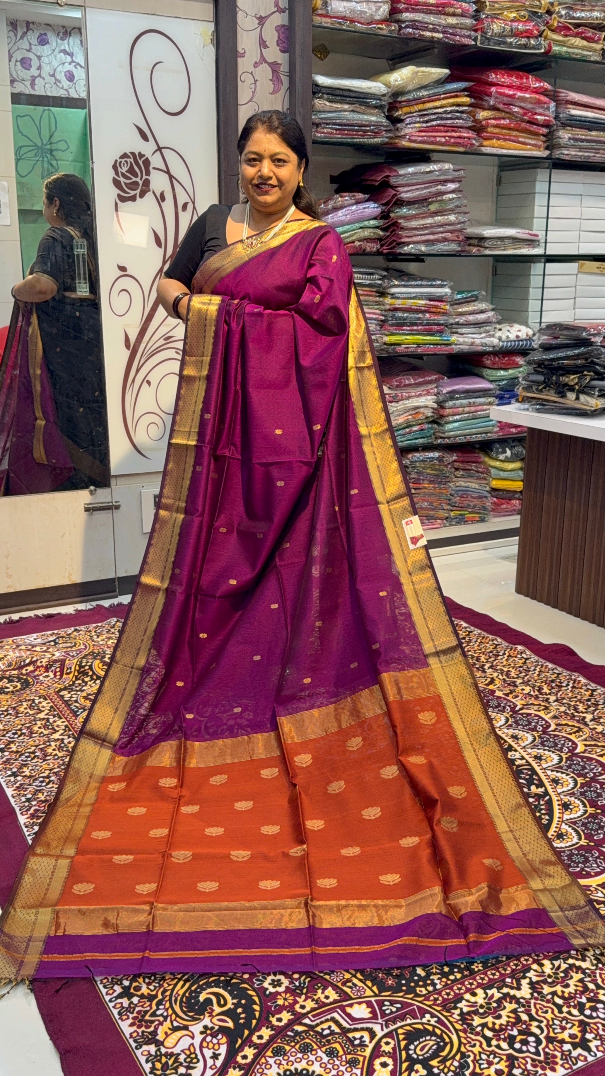 Contrast Kamal Butta Maheshwari Saree with Big Border – Bold. Classic. Regal.