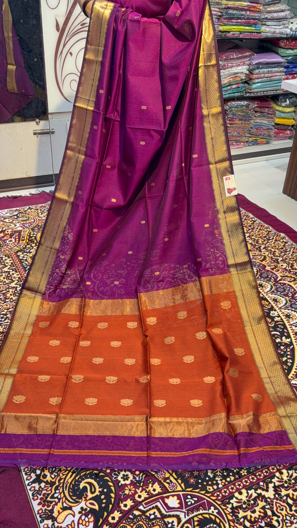 Contrast Kamal Butta Maheshwari Saree with Big Border – Bold. Classic. Regal.