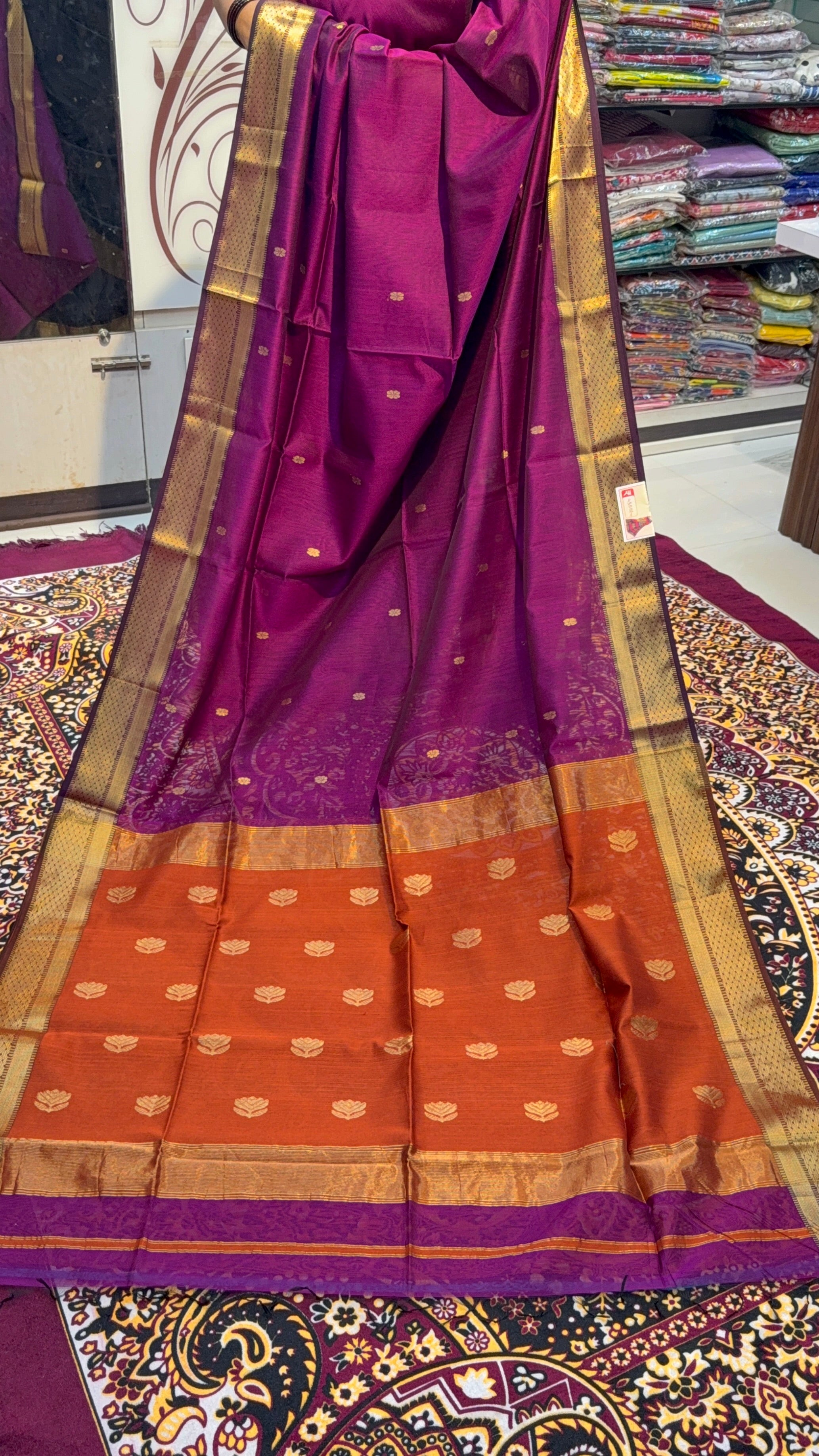 Contrast Kamal Butta Maheshwari Saree with Big Border – Bold. Classic. Regal.
