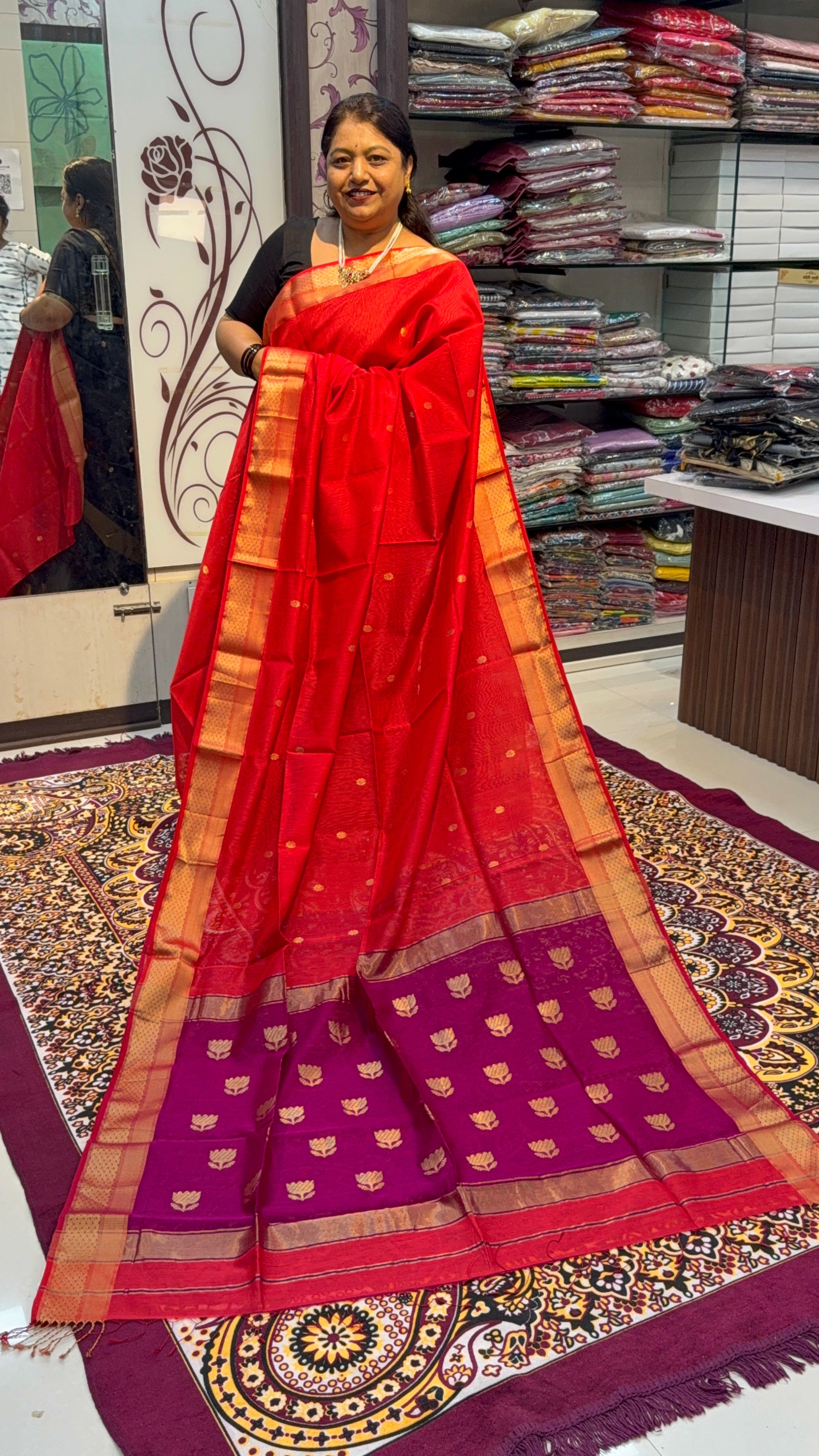 Contrast Kamal Butta Maheshwari Saree with Big Border – Bold. Classic. Regal.