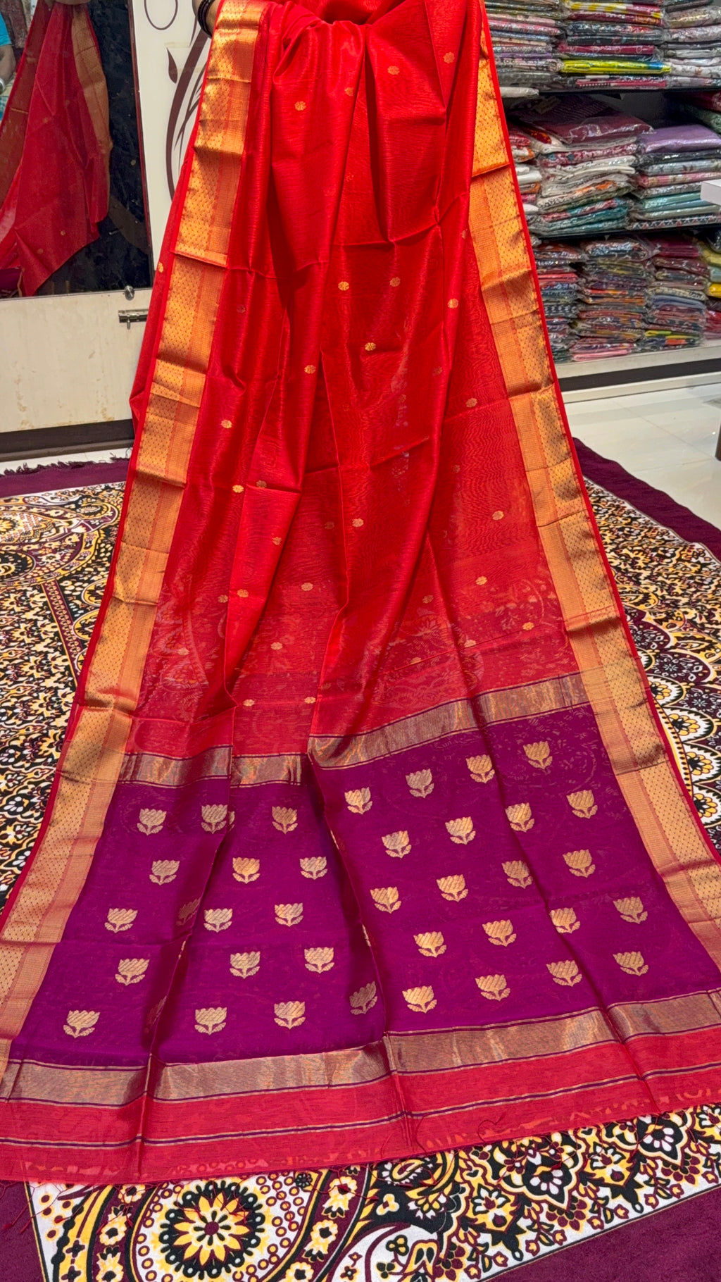 Contrast Kamal Butta Maheshwari Saree with Big Border – Bold. Classic. Regal.