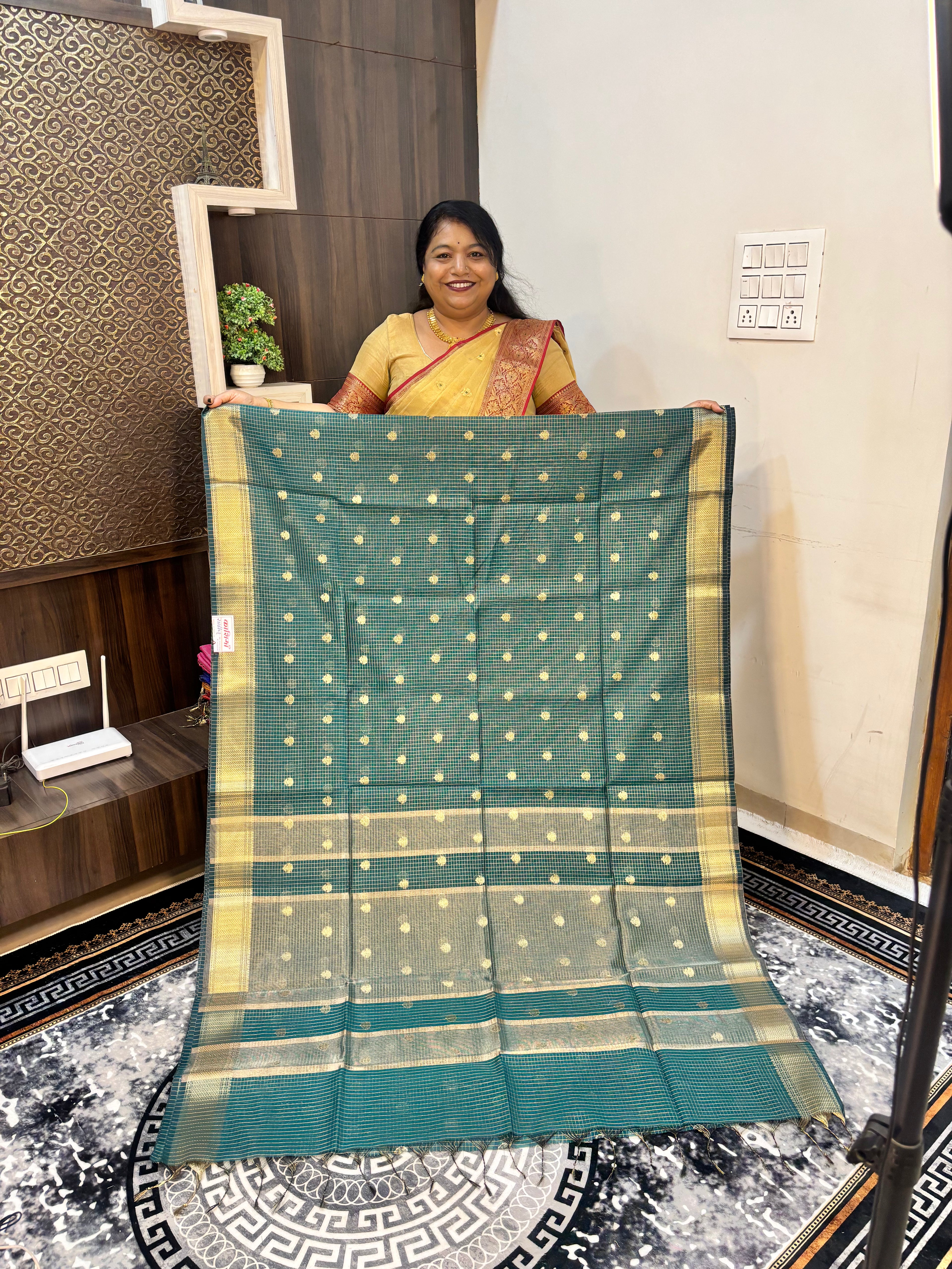 VRIN-20 | Elegant Checks with Zari Butta Vrinda Cotton Saree