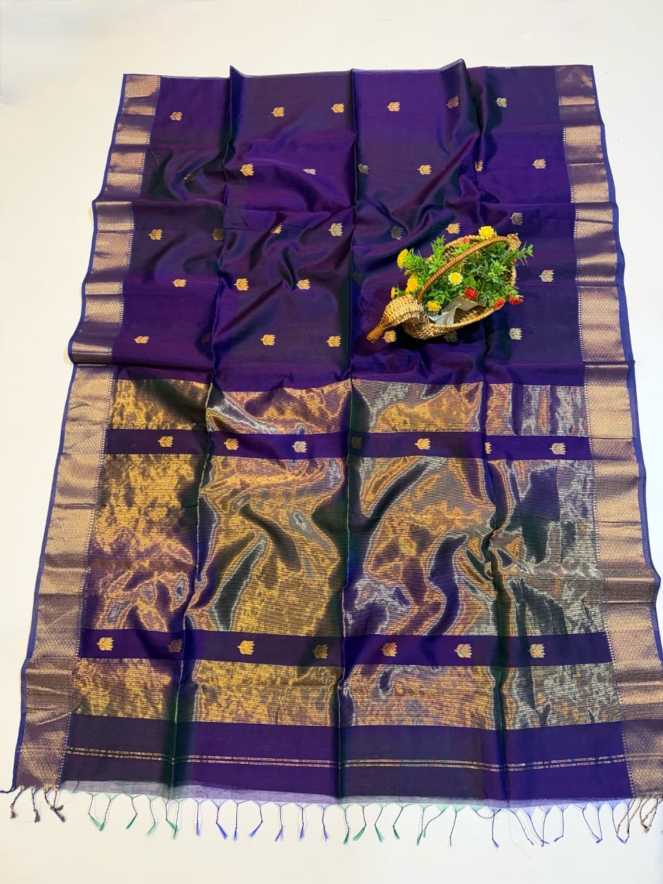 Pure Silk Kamal Butta Maheshwari Saree