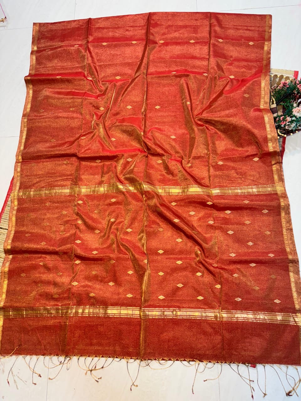 Diamond Butta Tissue Maheshwari Saree – Radiant. Refined. Regal.