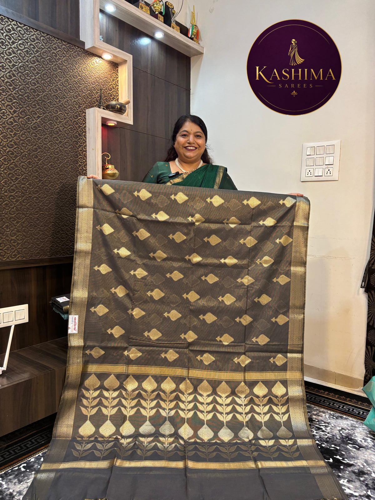 VRIN-16 | Big Leaves Butta Vrinda Cotton Saree – Elegant Traditional Wear