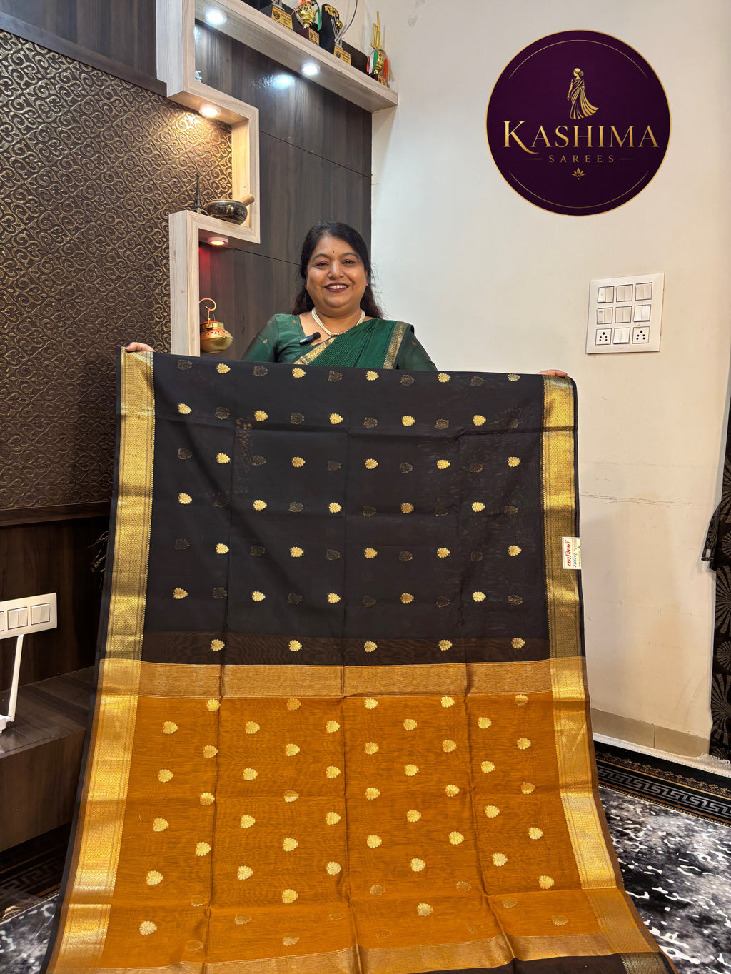 VRIN-04 | Contrast Combination Small Butta Saree