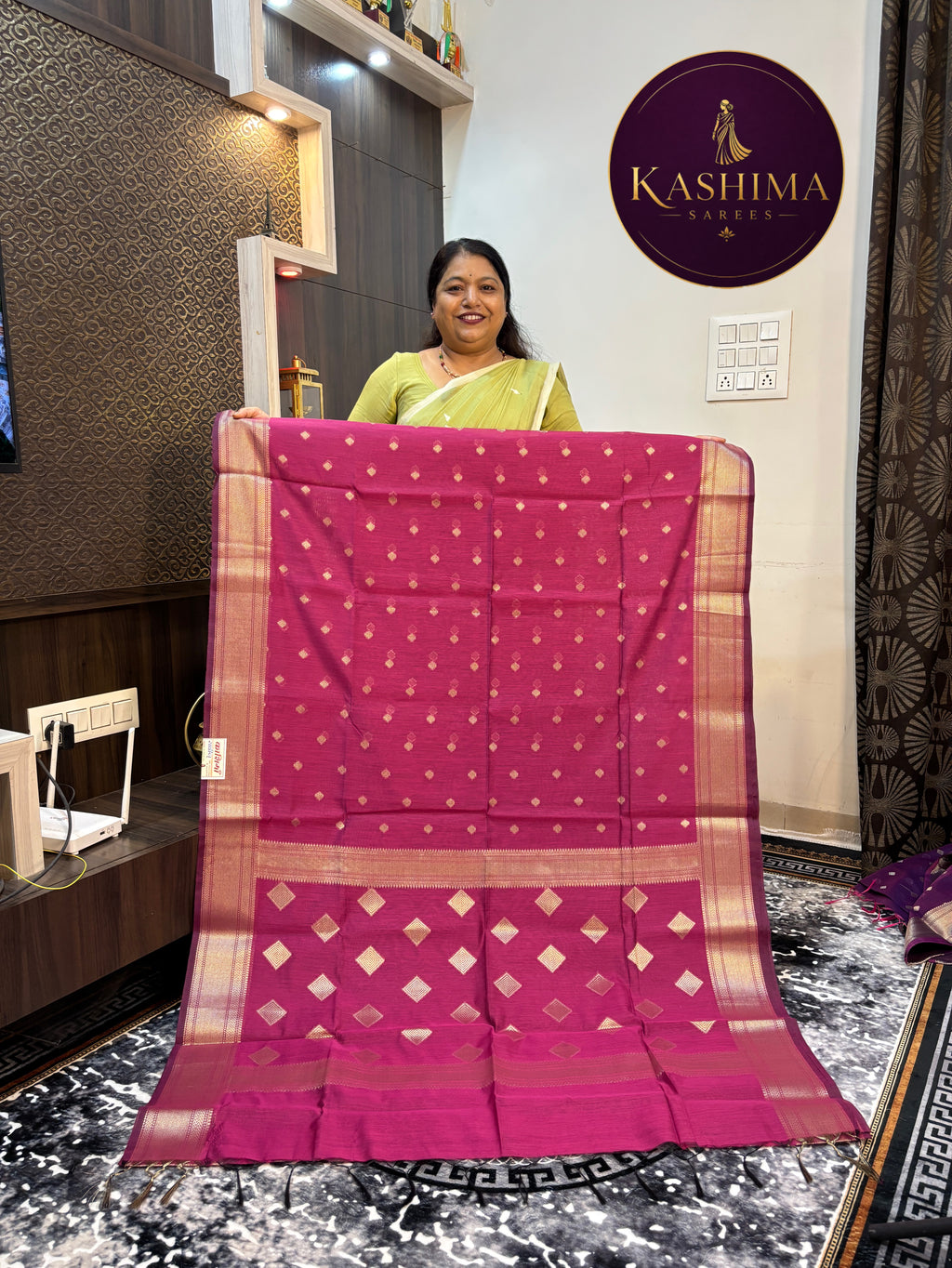 VRIN-08 | Vrinda Cotton Saree with Medium Border & Diamond Butta