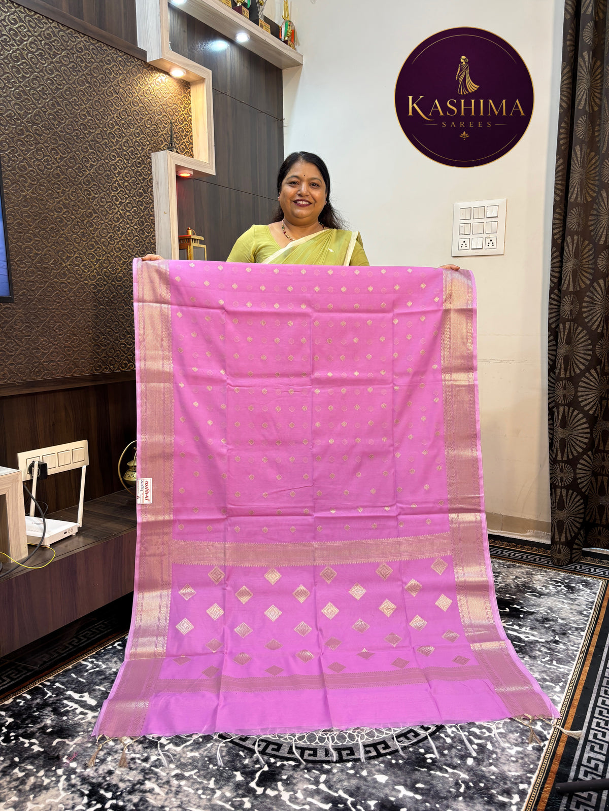 VRIN-08 | Vrinda Cotton Saree with Medium Border & Diamond Butta