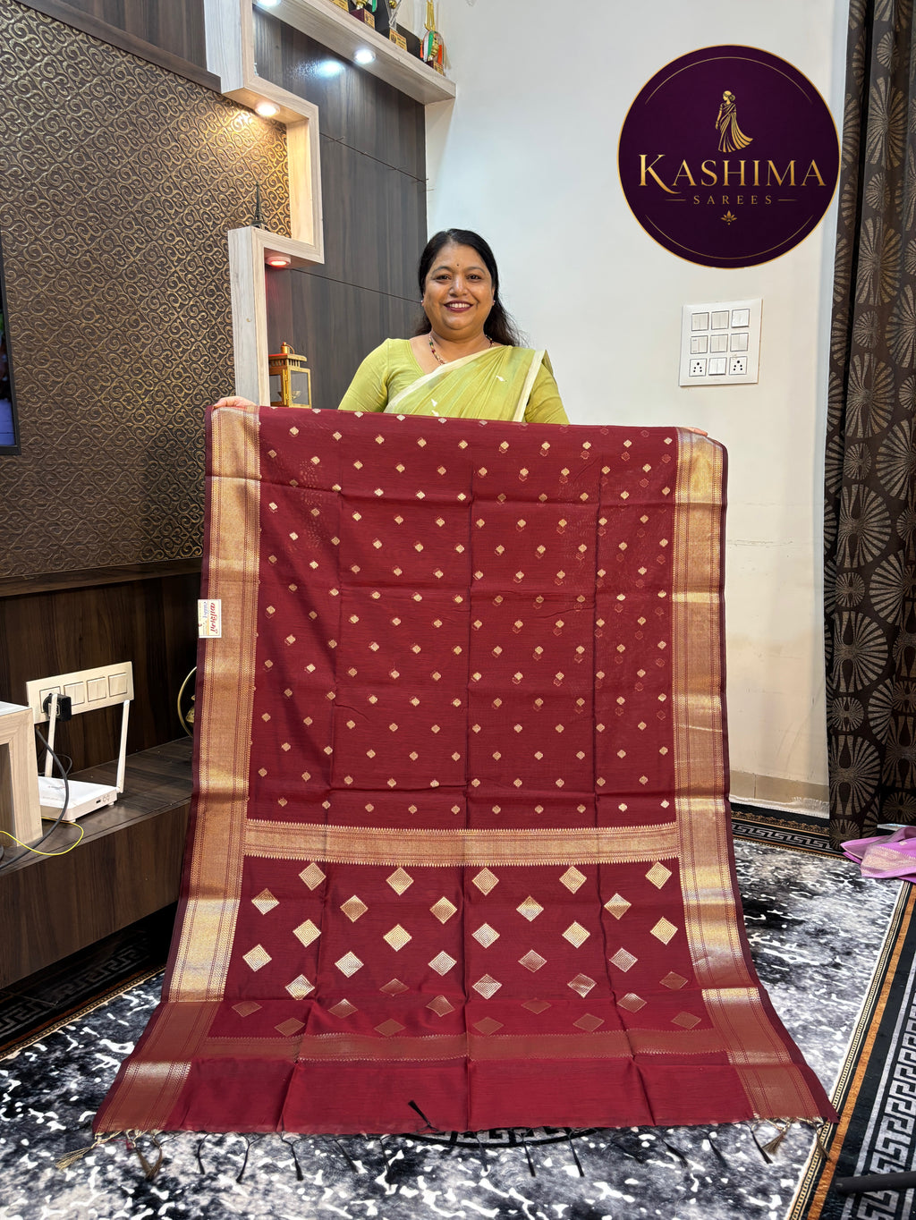 VRIN-08 | Vrinda Cotton Saree with Medium Border & Diamond Butta