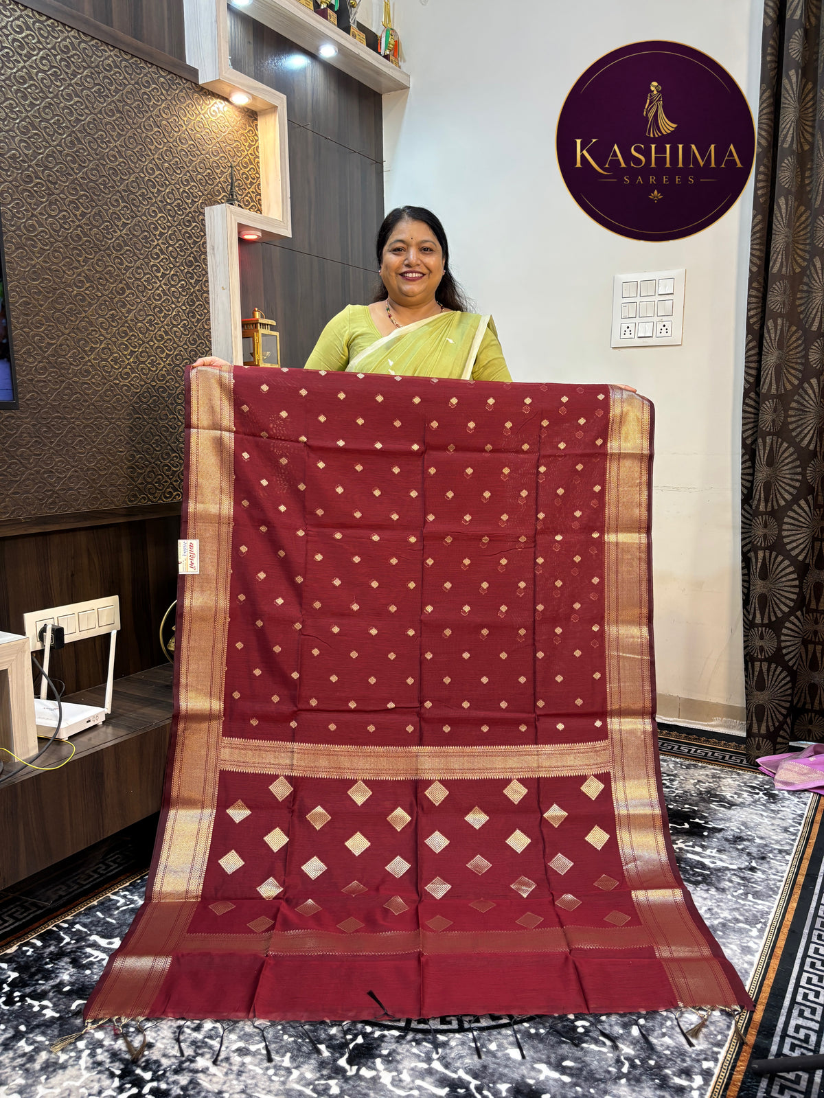 VRIN-08 | Vrinda Cotton Saree with Medium Border & Diamond Butta