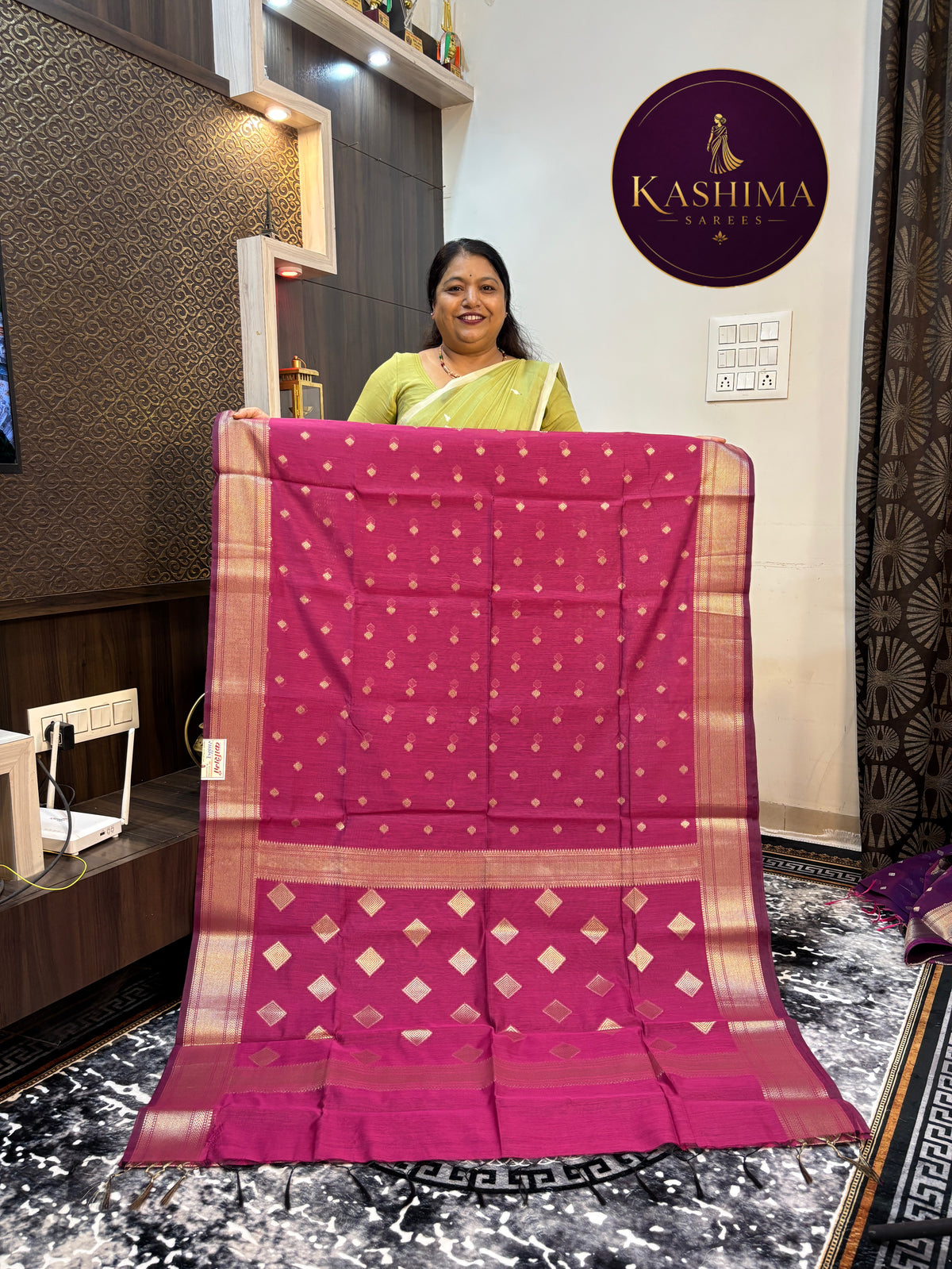 VRIN-08 | Vrinda Cotton Saree with Medium Border & Diamond Butta